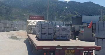 四平 芝麻白仿形路沿石，直形路沿石