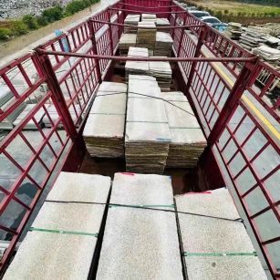 四平 黄金麻花岗岩荔枝面，光面毛板装车完成