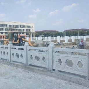 四平 白麻花岗岩荔枝面河道栏杆