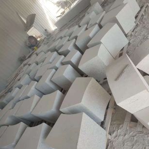 四平 白麻花岗岩异形坐凳