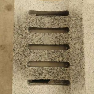 四平 芝麻白拉丝面花岗岩U型开槽排水槽