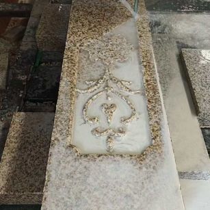 四平 黄金麻花岗岩异形加工雕刻栏杆大柱