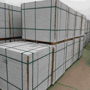 四平 白麻花岗岩石材荔枝面地铺石（300*600*50）