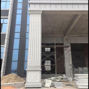 四平 芝麻白光面花岗岩门楼大柱（罗马柱）配雕花底座