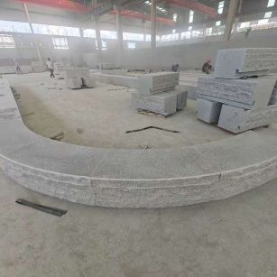 四平 芝麻白异形坐凳，自然面光面弧形加工