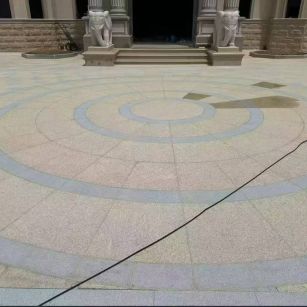 四平 黄金麻芝麻灰花岗岩石材地铺拼接效果