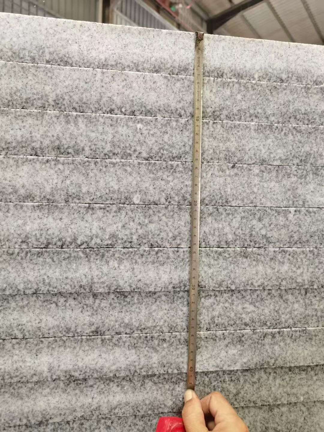 四平 芝麻白火烧成品厚薄均匀，B料价格接近A料质量