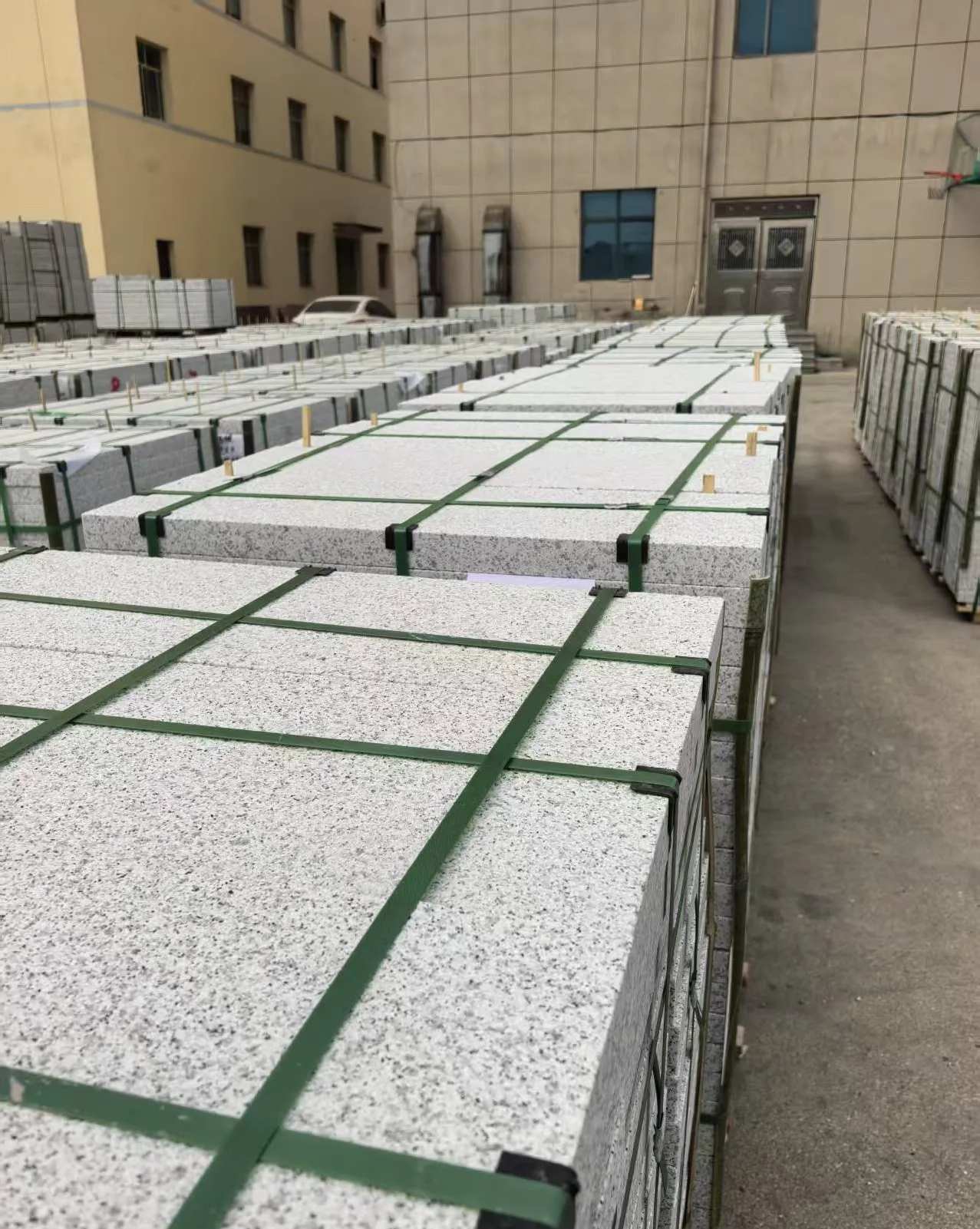 四平 白麻花岗岩5.0公分荔枝面地铺石