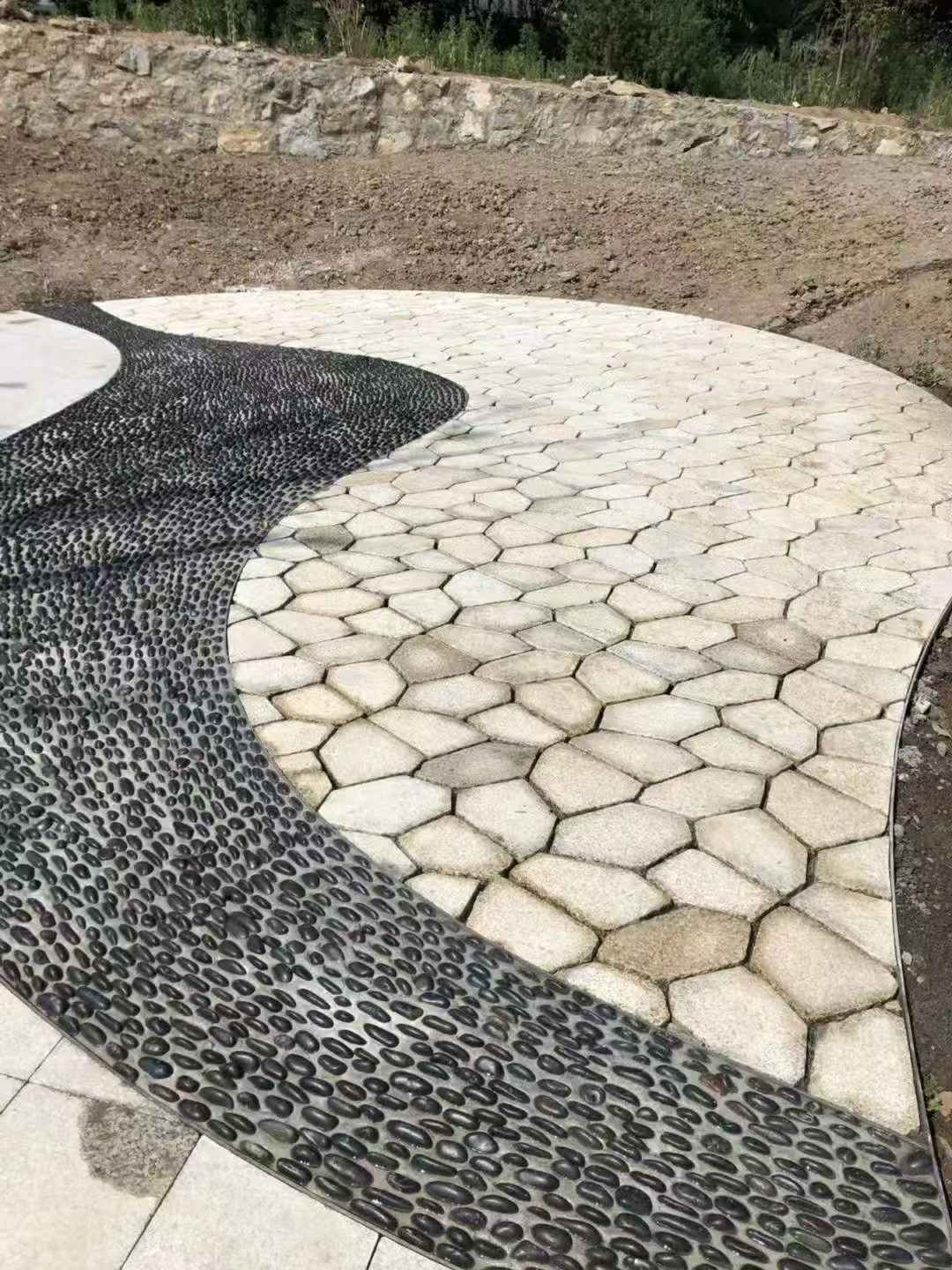 四平 黄金麻冰裂纹地铺石工地铺装案例