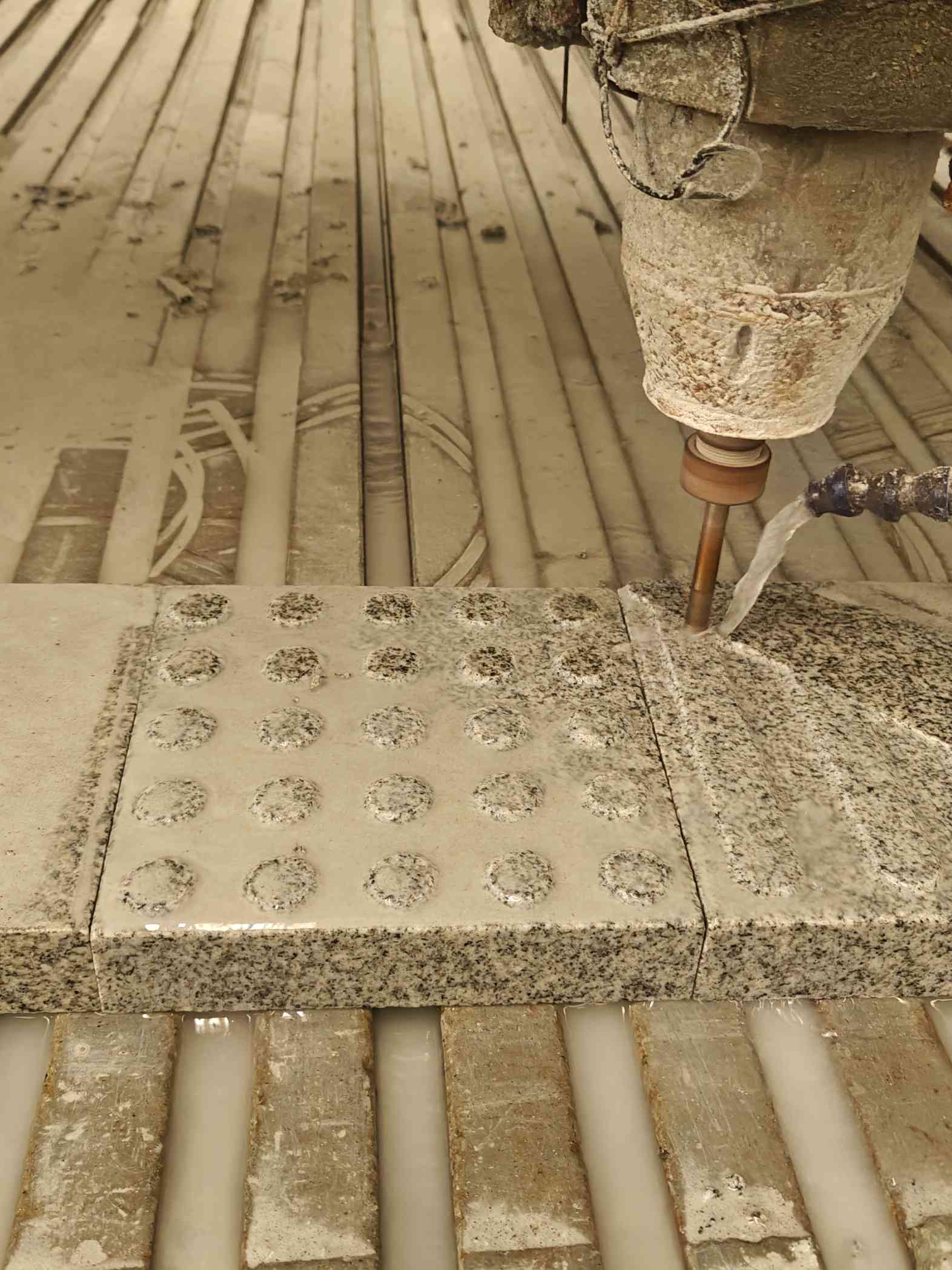 四平 芝麻白花岗岩石材盲人石、盲道石、盲点石