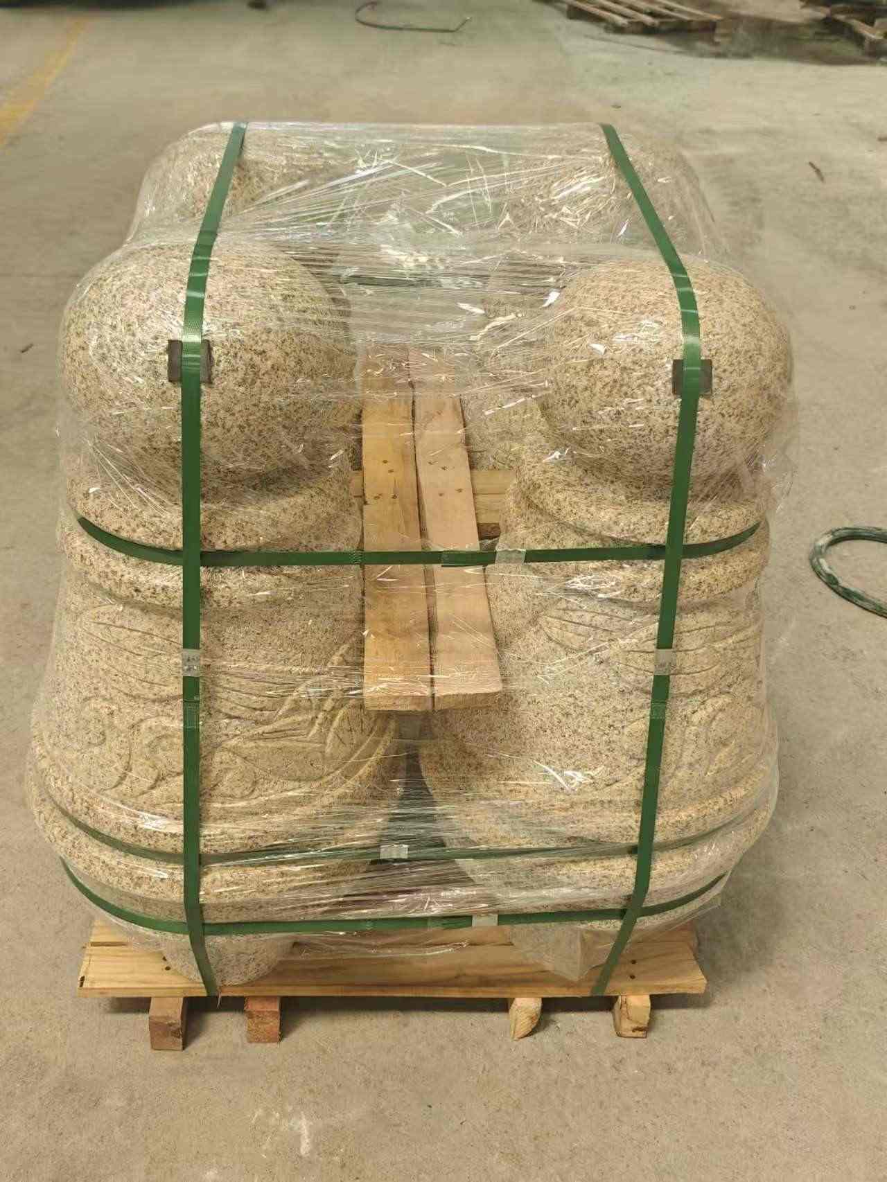 四平 黄金麻异形定制雕花——棒棒糖挡车柱