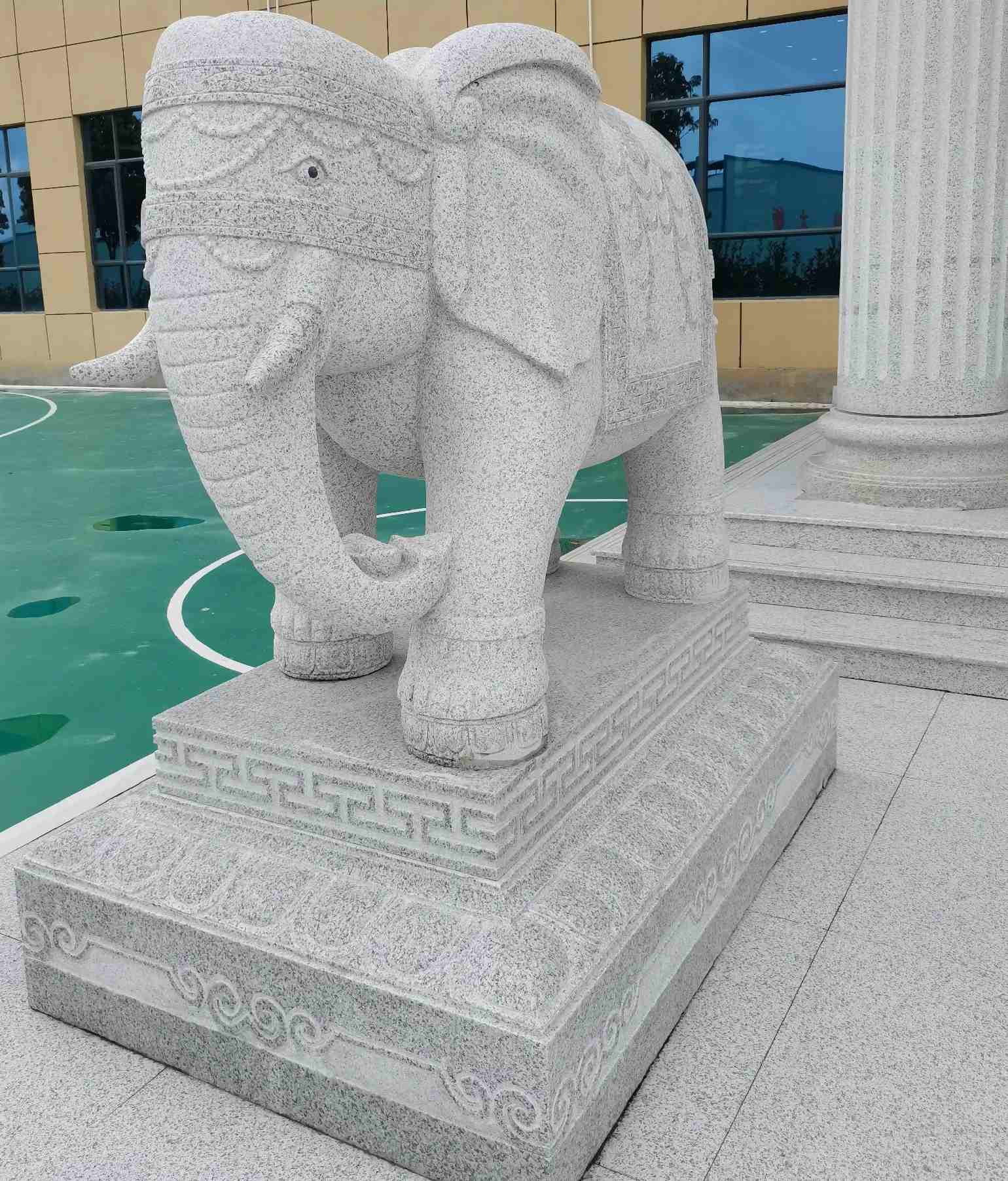 四平 白麻花岗岩动物异形石雕-大象