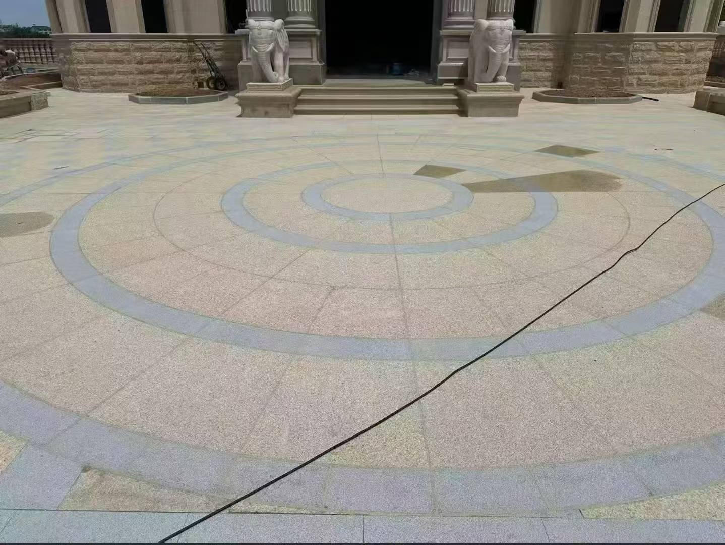 四平 黄金麻芝麻灰花岗岩石材地铺拼接效果