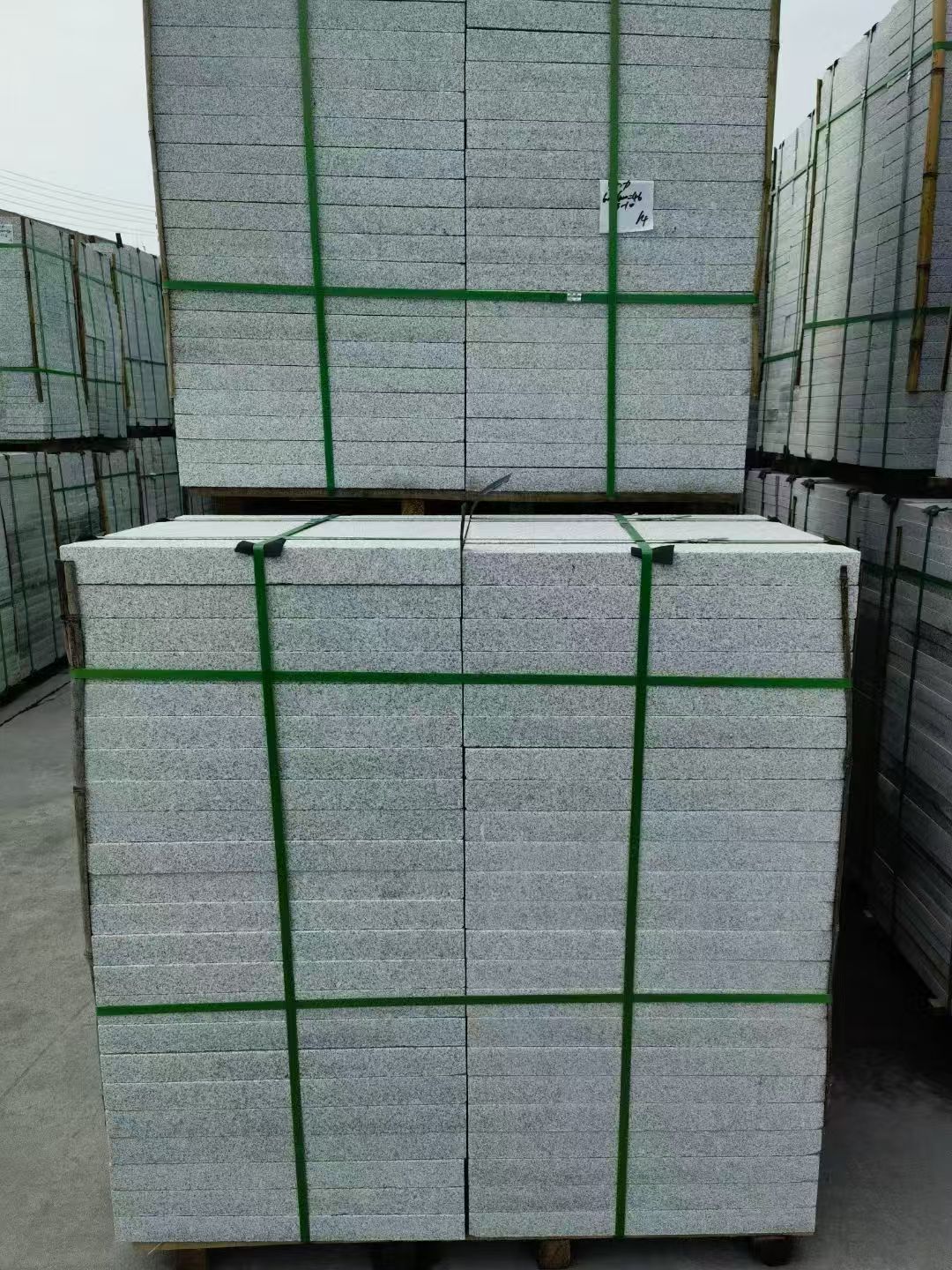 四平 芝麻白火烧，园林广场市政工程地铺石，1.8~5.0厚均有现货