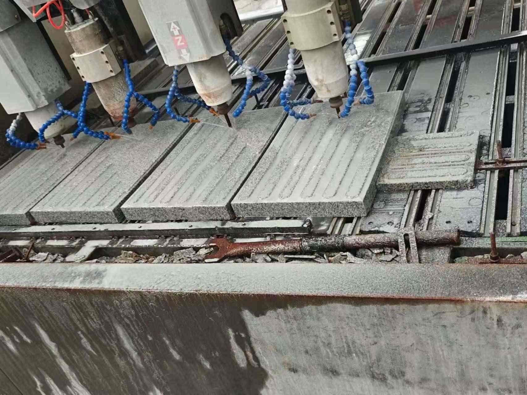 四平 芝麻白花岗岩荔枝面盲道雕刻